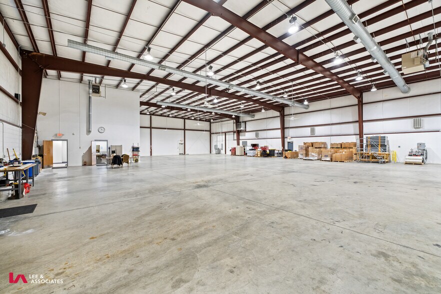 More Photos Of 4240 Industrial Center Ln, Acworth Warehouse For Sale