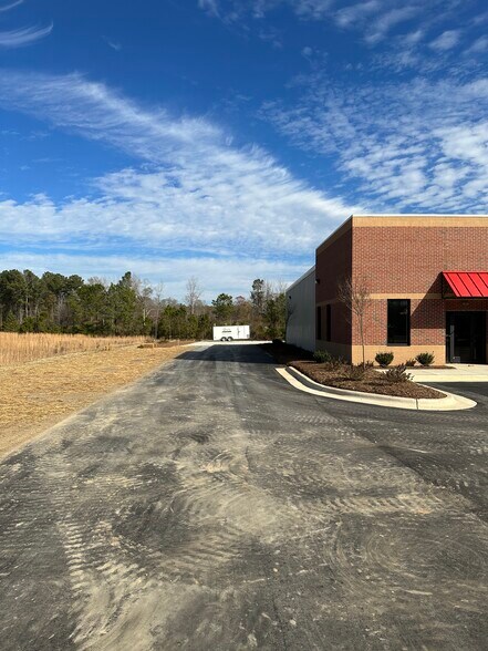 More Photos Of 55 Airport Industrial Dr, Clayton Light Distribution For Sale