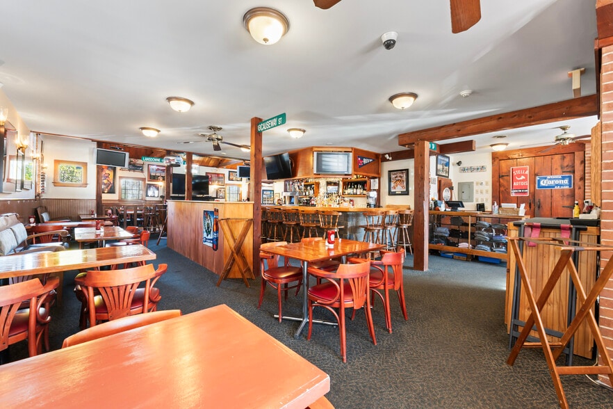 More Photos Of 52 Post Rd, Wells Restaurant For Sale
