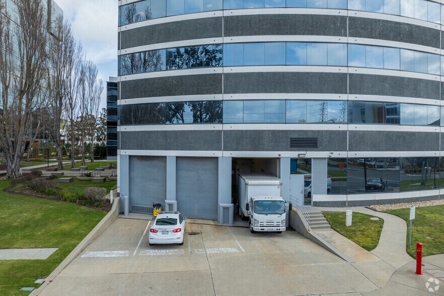 More Photos Of 601 Gateway Blvd, South San Francisco Office For Lease