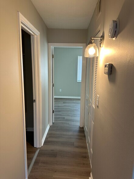 More Photos Of 412 Woodcreek Dr, Radcliff Apartments For Sale