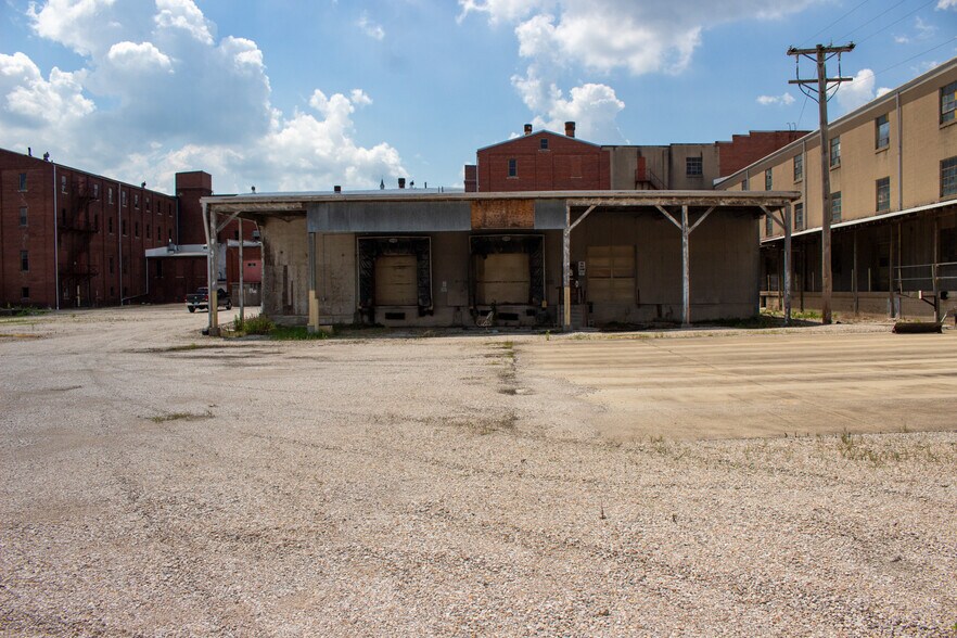 More Photos Of 1224 Mill St, Jasper Manufacturing For Lease