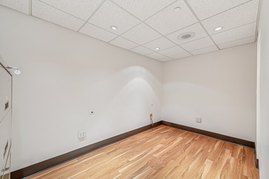 More Photos Of 750 Washington Rd, Mt Lebanon Apartments For Sale