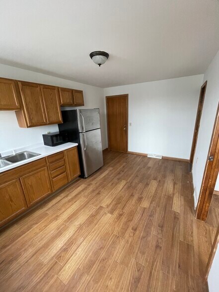 More Photos Of 202 S 3rd St, Watertown Storefront Retail Residential For Sale