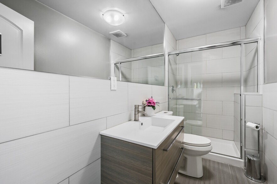 More Photos Of 232 8A St NE, Calgary Religious Facility For Sale