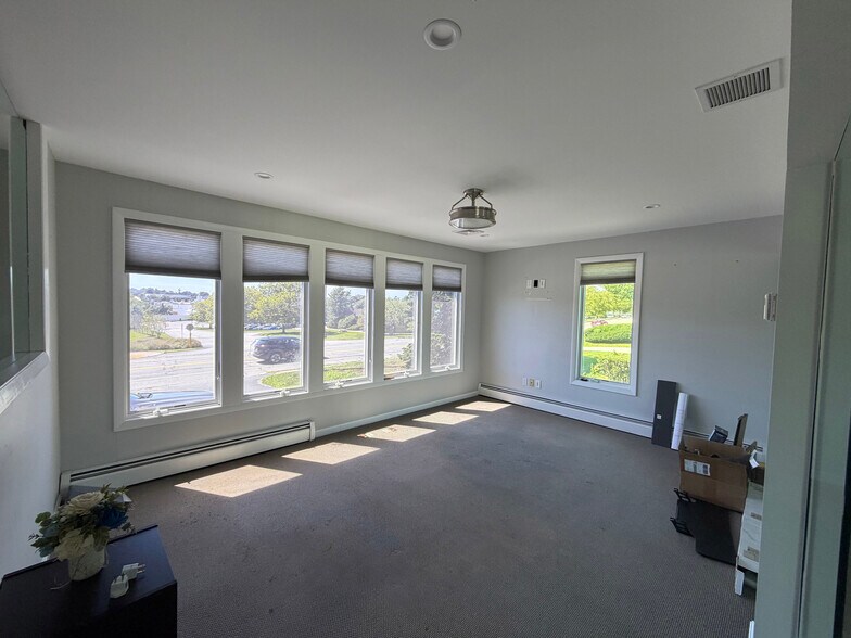 More Photos Of 88 Valley Rd, Middletown Loft Creative Space For Lease