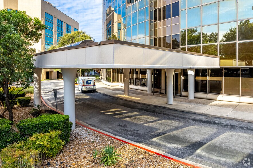 More Photos Of 613 NW Loop 410, San Antonio Office For Lease