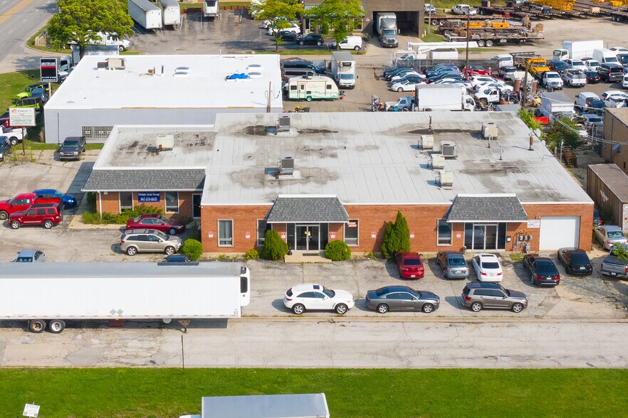 2407 E Oakton St, Arlington Heights, IL 60005 Office