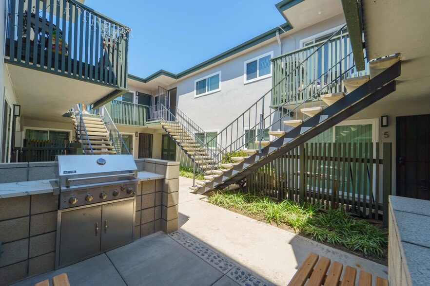 More Photos Of 3167 Landis St, San Diego Apartments For Sale