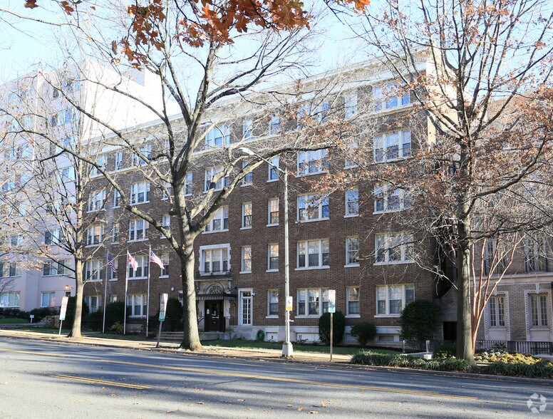 Primary Photo Of 2807 Connecticut Ave NW, Washington Apartments For Sale