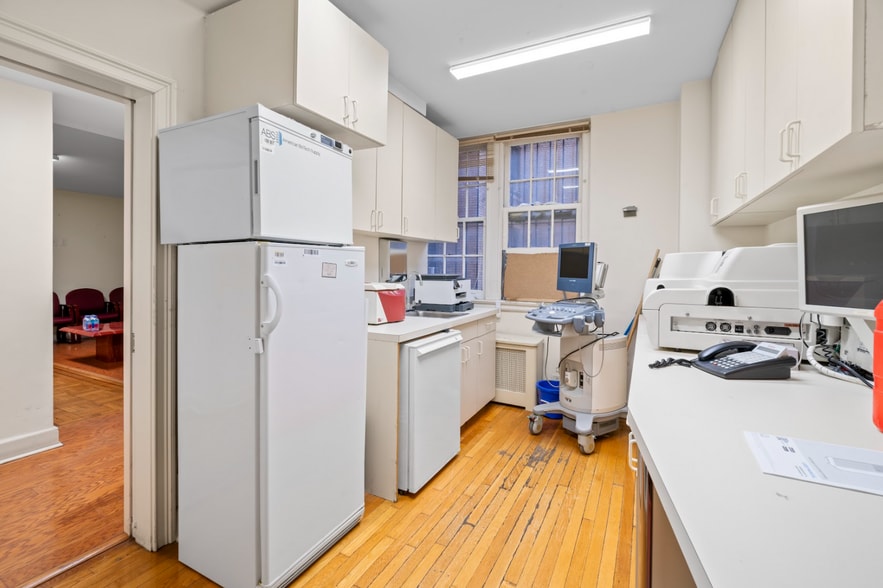 More Photos Of 325 E 79th St, New York Apartments For Sale