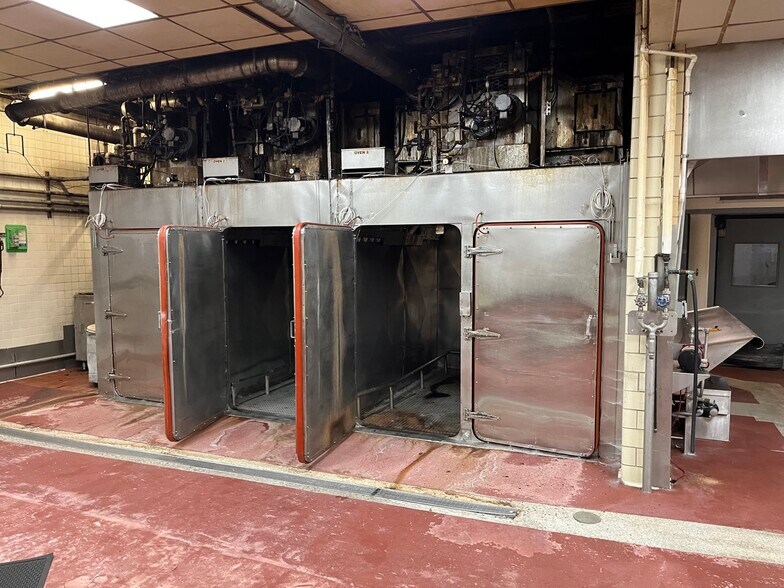 More Photos Of 30 Illinois Ave, Cincinnati Warehouse For Sale