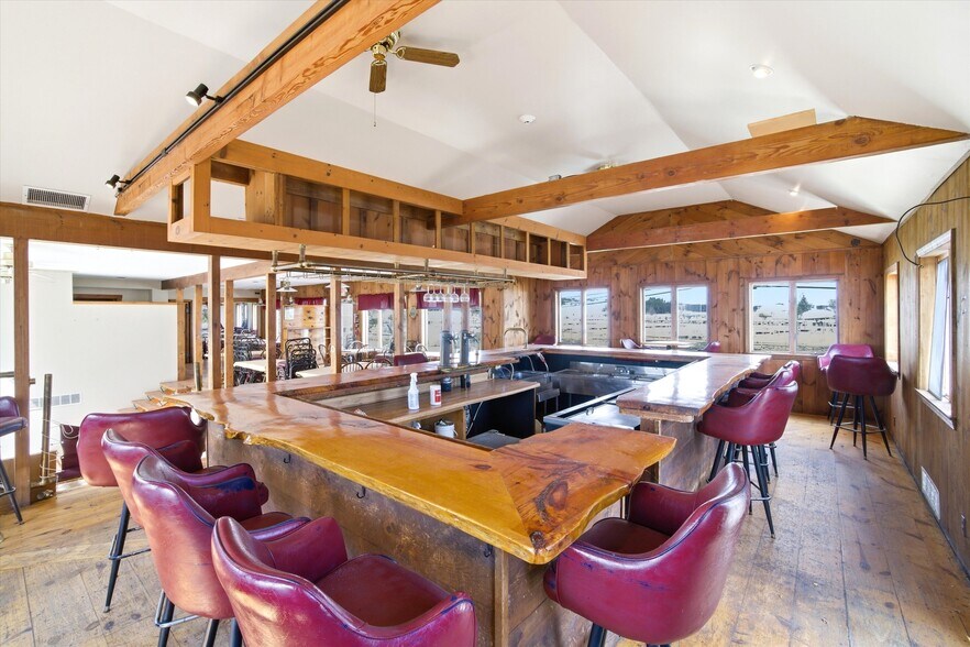 More Photos Of 40 Weirs Rd, Gilford Restaurant For Sale