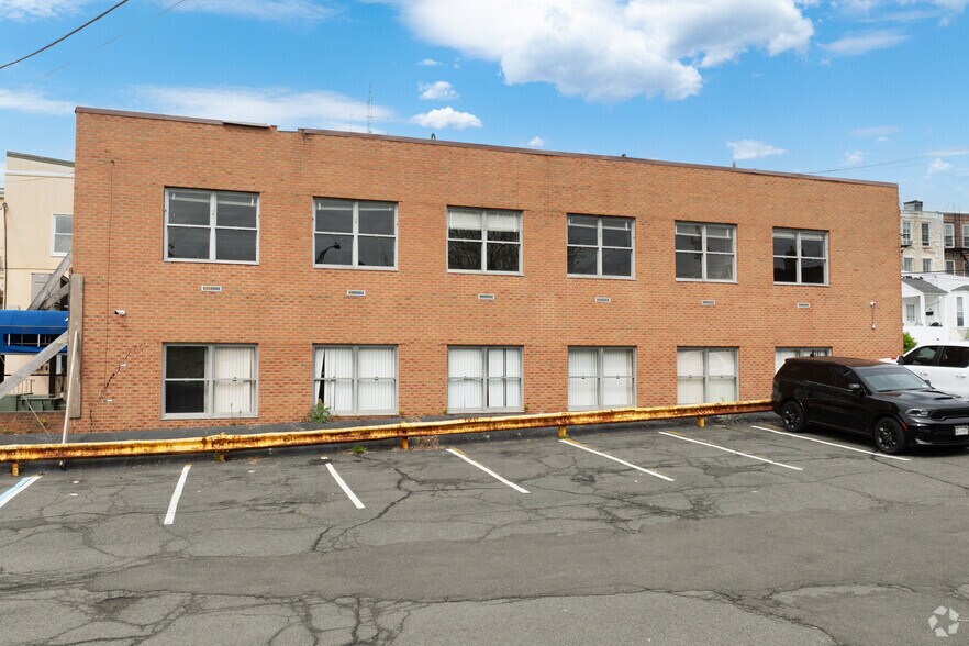 More Photos Of 69 Lydecker St, Nyack Office For Lease