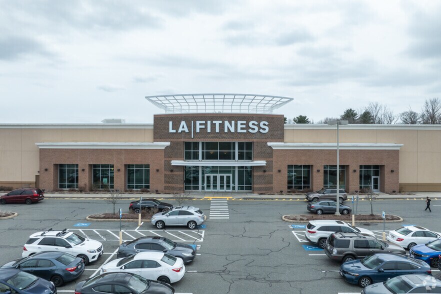 More Photos Of 3 Hawes Way, Stoughton Health Club For Lease