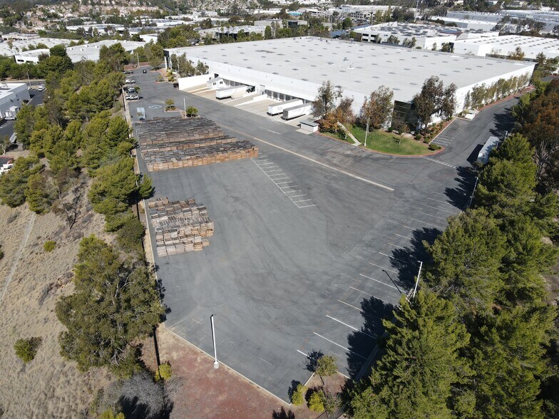 More Photos Of 1365 Park Center Dr, Vista Warehouse For Lease