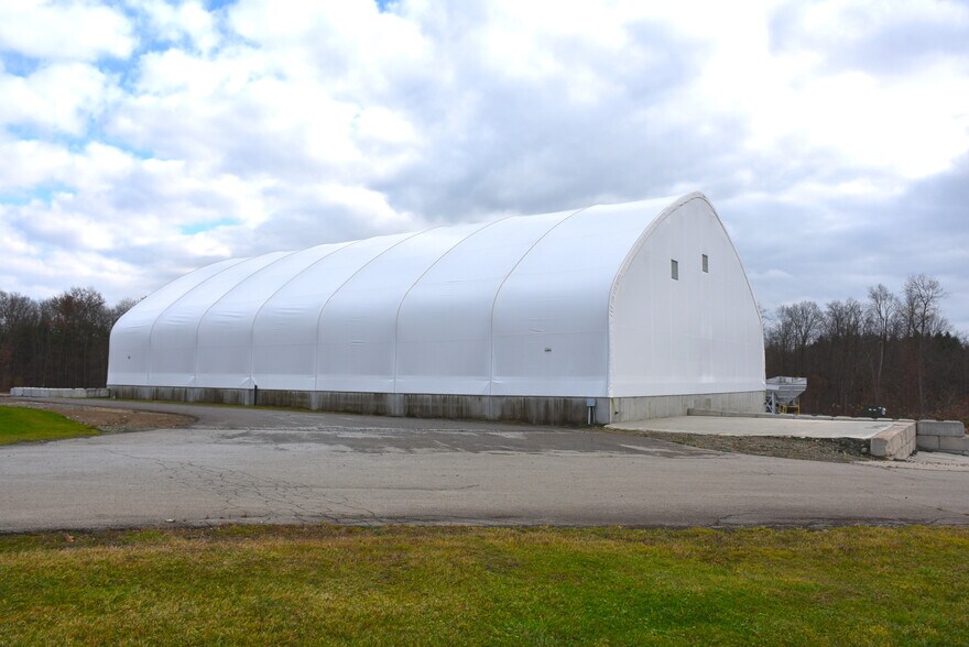 More Photos Of 105 McQuiston Dr, Jackson Center Industrial For Sale