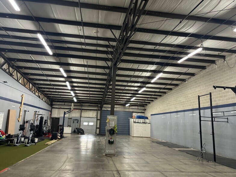 More Photos Of 40 Mead St, Seekonk Warehouse For Lease