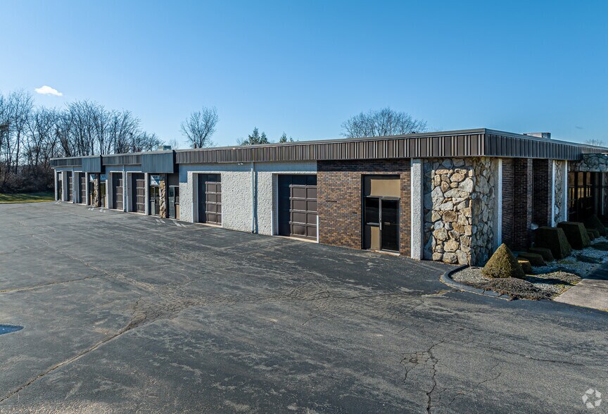 More Photos Of 7 Industrial Dr, Ellington Showroom For Lease