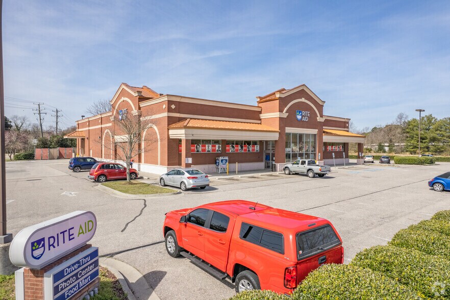 More Photos Of 2460 George Washington Memorial Hwy, Hayes Drugstore For Lease