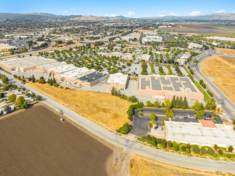 More Photos Of , Gilroy General Retail For Sale