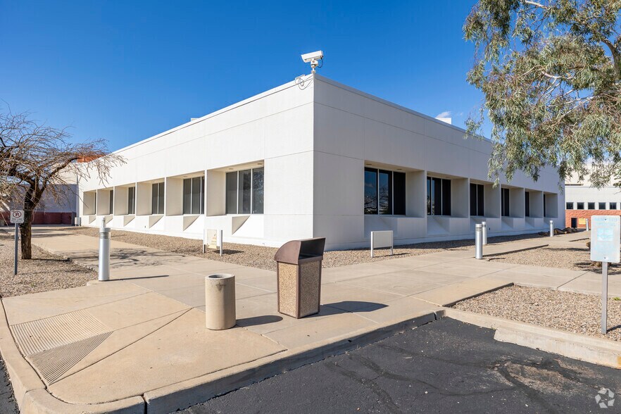 More Photos Of 22600 N 19th Ave, Phoenix Manufacturing For Sale
