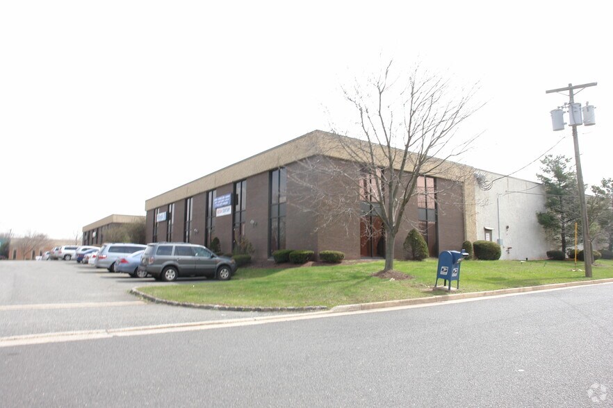 More Photos Of 400 South Ave, Middlesex Warehouse For Lease