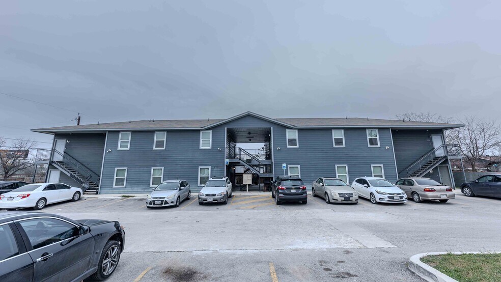 More Photos Of 8111 Landing, San Antonio Apartments For Sale
