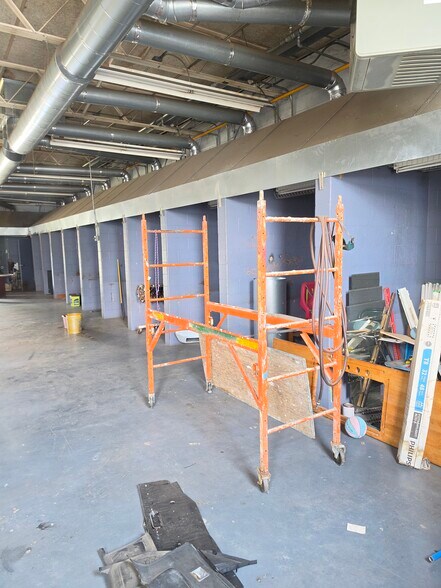 More Photos Of 907 N Pierce St, Alma Industrial For Sale
