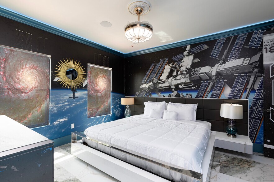 More Photos Of 1015 Fantasy Dr, Davenport Specialty For Sale