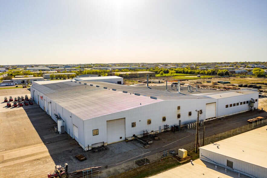 More Photos Of 6401 Imperial Dr, Woodway Warehouse For Lease