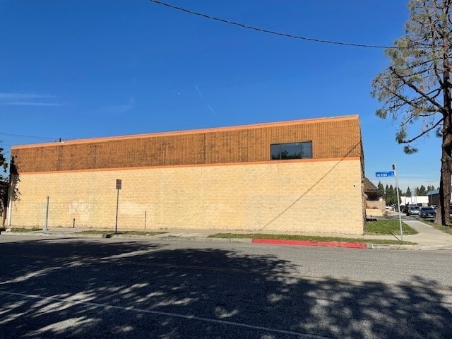 More Photos Of 16257 Illinois Ave, Paramount Warehouse For Sale