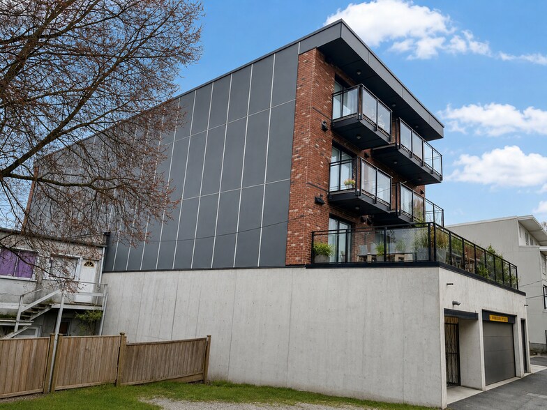 More Photos Of 938 Commercial Dr, Vancouver Apartments For Sale