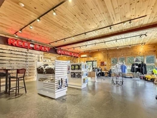 More Photos Of 291 High Rd, Newbury Freestanding For Lease