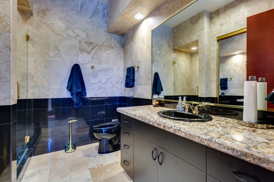 More Photos Of 7272 El Capitan Way, Las Vegas General Retail For Sale