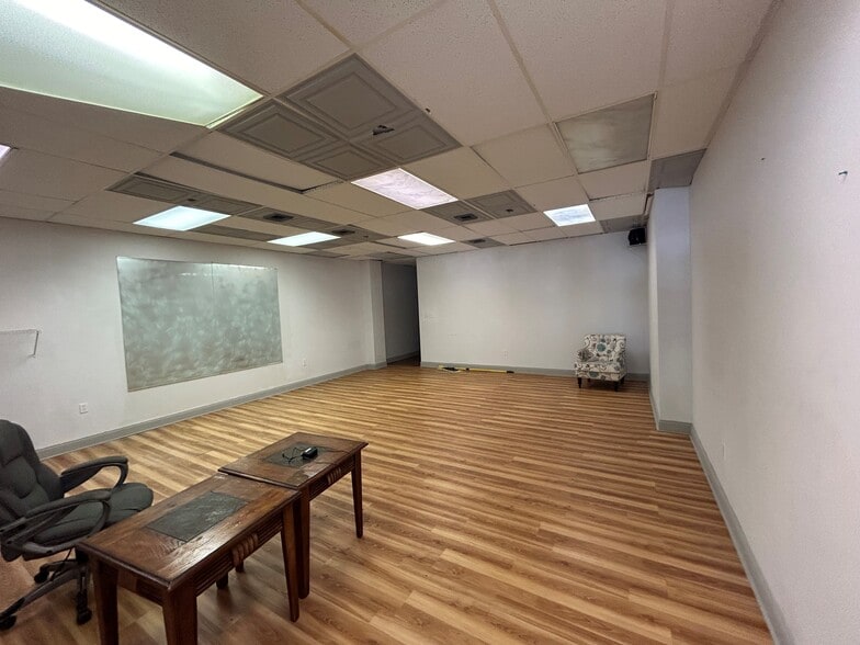 More Photos Of 300 Mt Lebanon Blvd, Pittsburgh Unknown For Lease