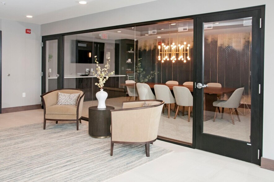 More Photos Of 1700 Plymouth Rd, Minnetonka Apartments For Lease