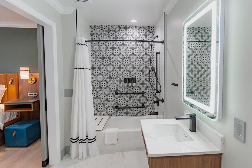 More Photos Of 1107 N Broadway, Santa Maria Hotel For Sale