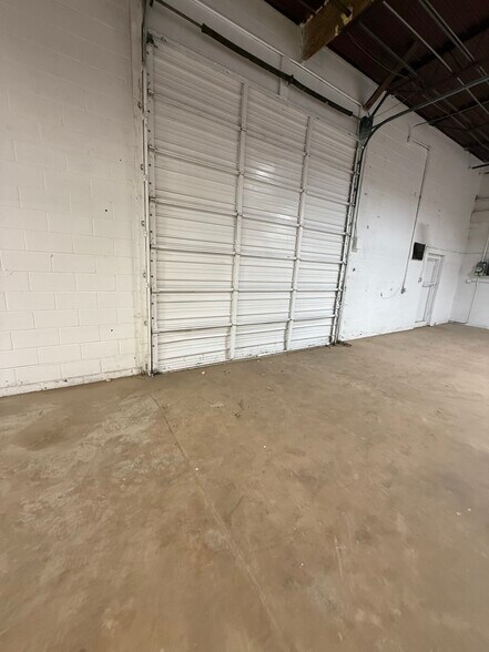 More Photos Of 597 Vandalia St, Memphis Flex For Sale