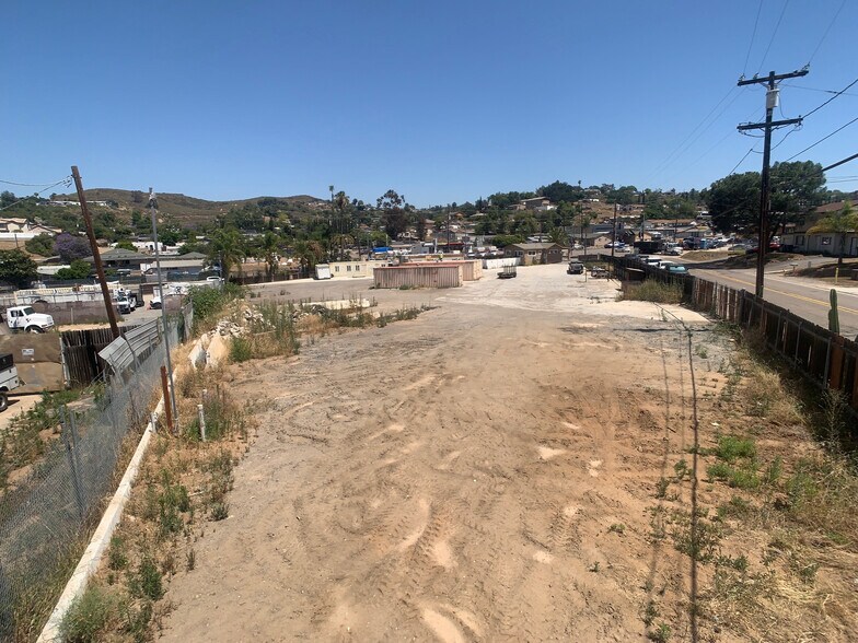 More Photos Of 8907 Creekford Dr, Lakeside Contractor Storage Yard For Lease