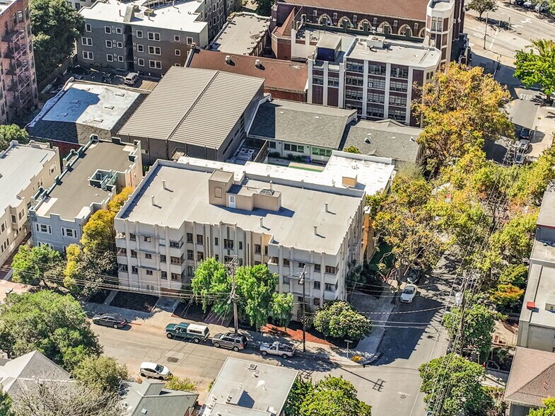 More Photos Of 251 Park View Ter, Oakland Apartments For Sale