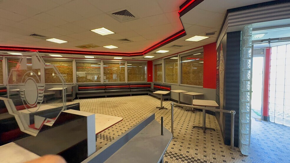More Photos Of 2441 S Hamilton Rd, Columbus Fast Food For Lease