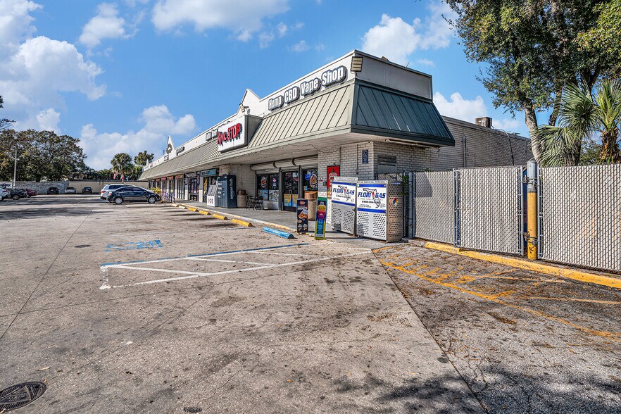 More Photos Of 4901 W Linebaugh Ave, Tampa Unknown For Lease