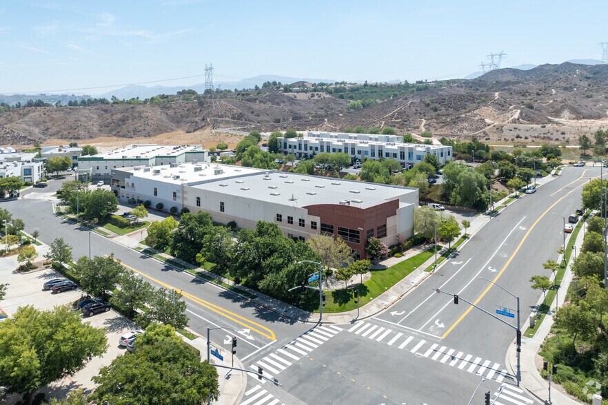 More Photos Of 20758 Centre Pointe Pky, Santa Clarita Warehouse For Lease