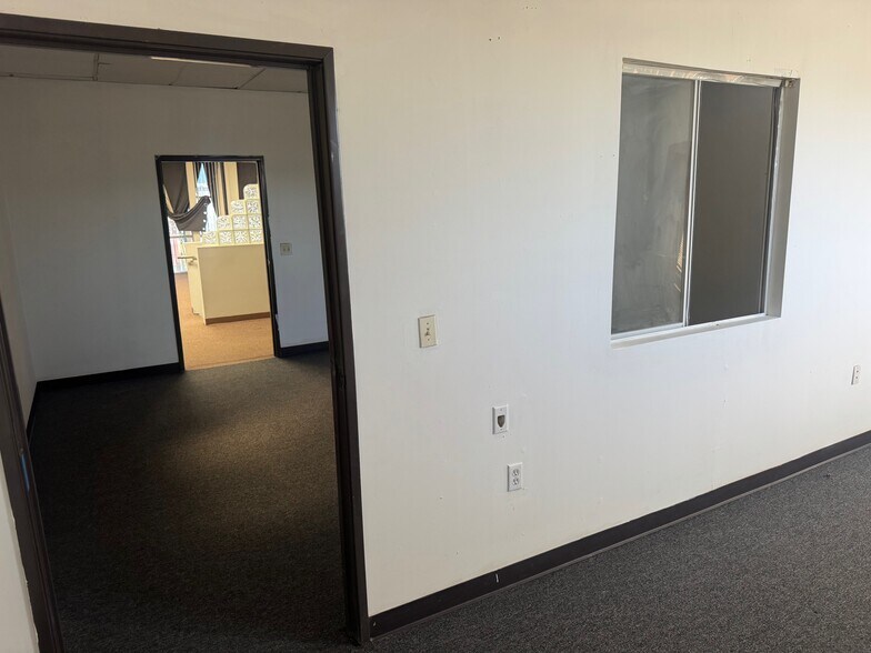 More Photos Of 12368 Valley Blvd, El Monte Manufacturing For Lease