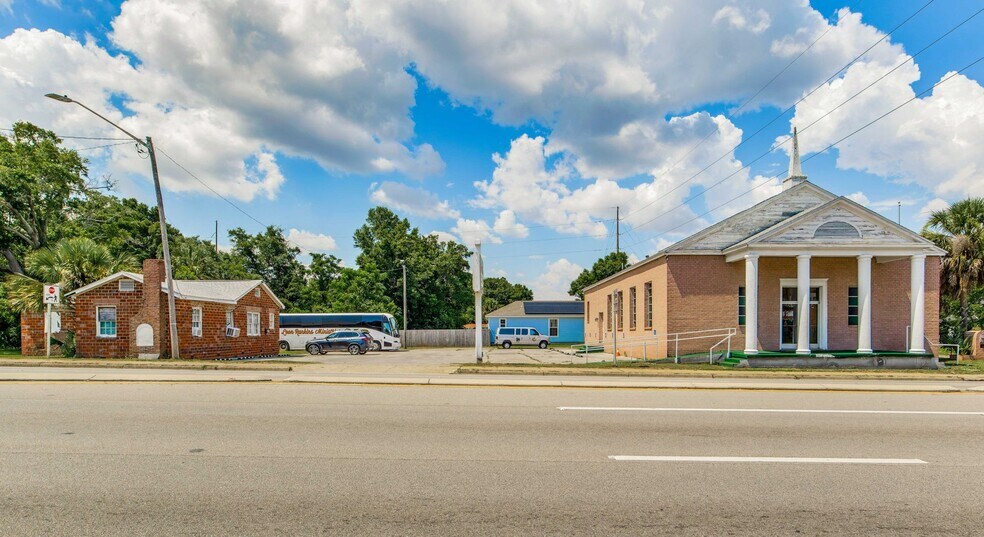 More Photos Of 900 W Cervantes St, Pensacola Religious Facility For Sale