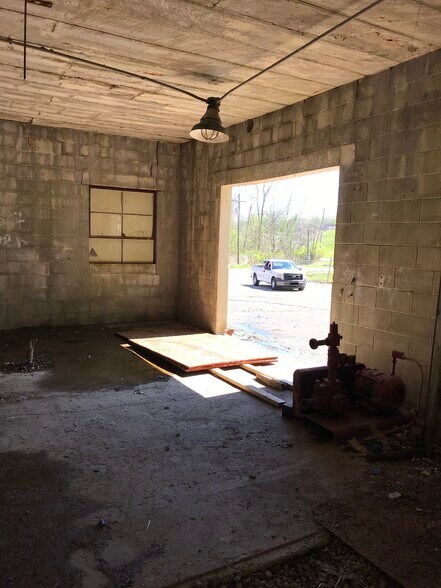 More Photos Of 501 Second Avenue, Central City Light Manufacturing For Sale