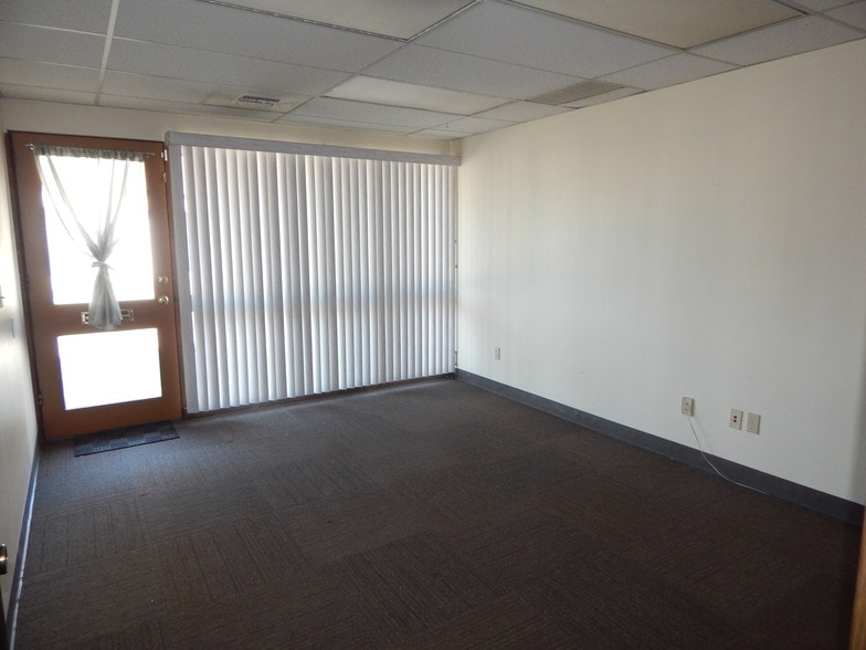 More Photos Of 6050 20th St E, Fife Office For Lease