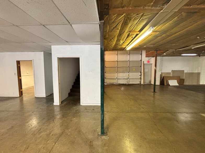 More Photos Of 2618 Cherry Ave NE, Salem Industrial For Sale
