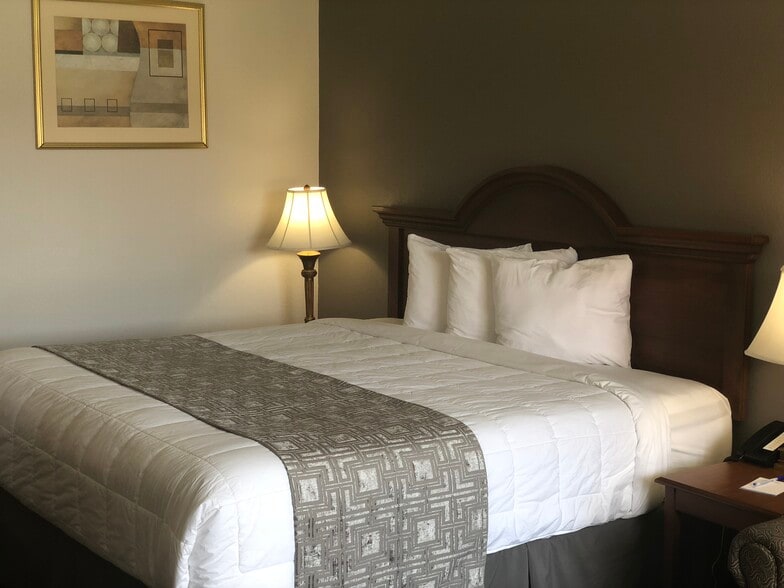 More Photos Of 1286 Sniders Hwy, Walterboro Hotel For Sale